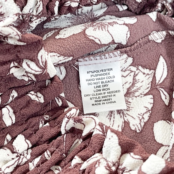 Monteau | Flower Blouse | Crop Top | Deep V Neck-line - Picture 5 of 7